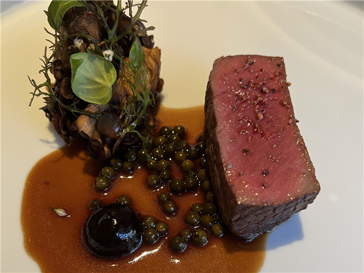 venison with peppercorn sauce